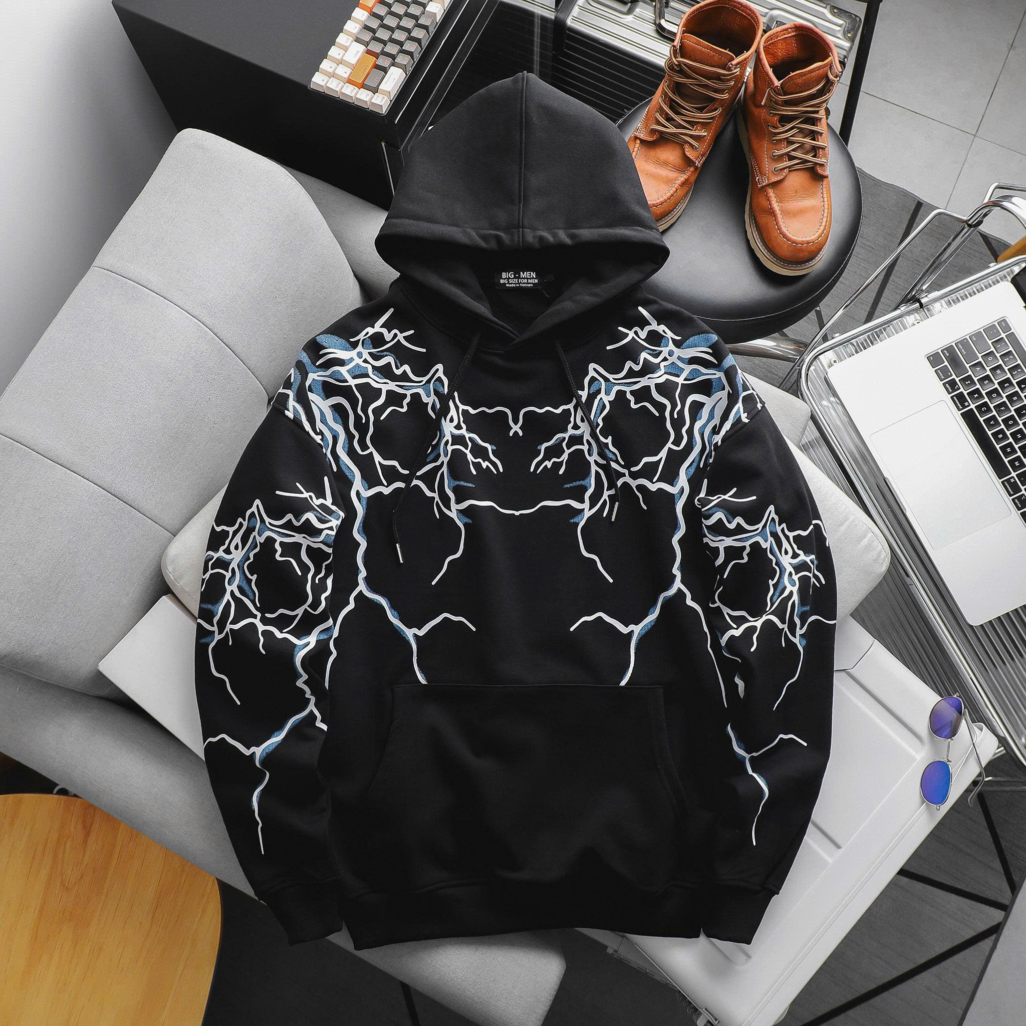Big Men- Áo khoác hoodie chất nỉ màu đen in lụa họa tiết tia sét toàn thân thời trang bigsize nam< 140 kg